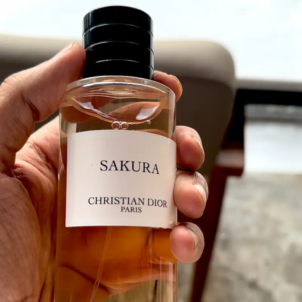 عطر ساكورا ديور للجنسين 250 مل بدون كرتون أصلي